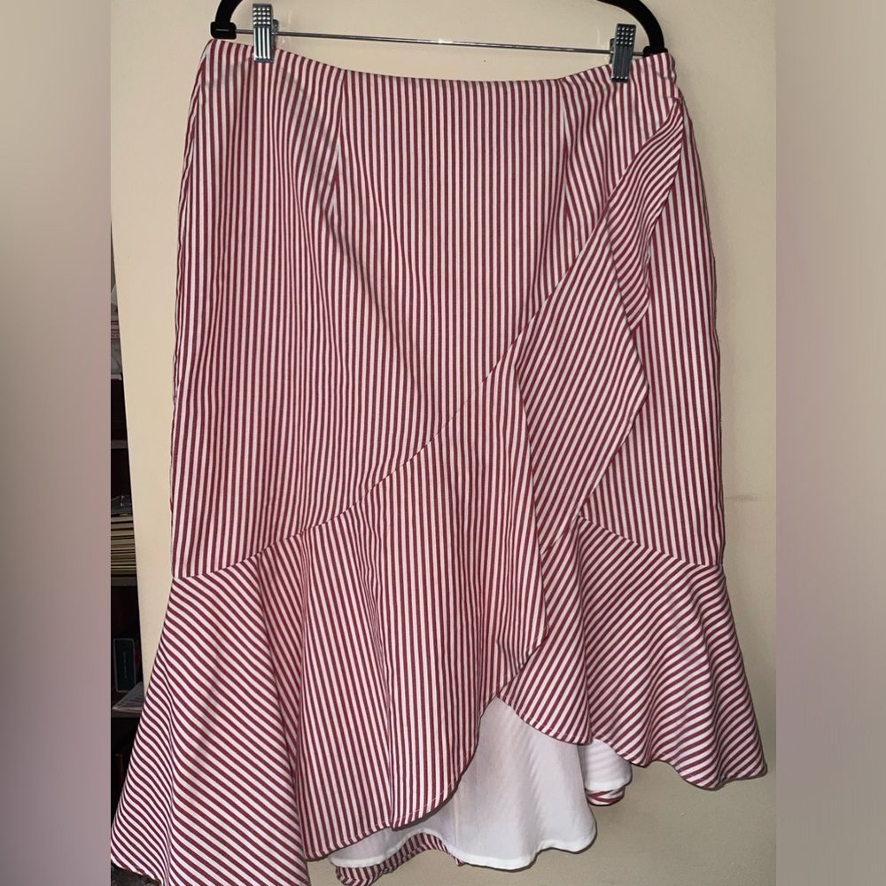 Cute asymmetrical skirt